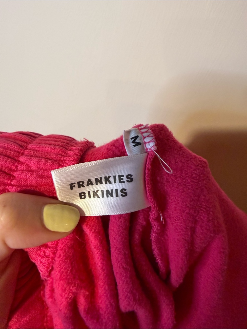 Frankies Bikinis Burl Sweat Short in
Fuschia Hot Pink Sz Medium Beach Summer - Picture 9 of 9